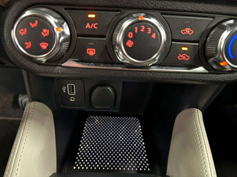 Vehicle Image 26