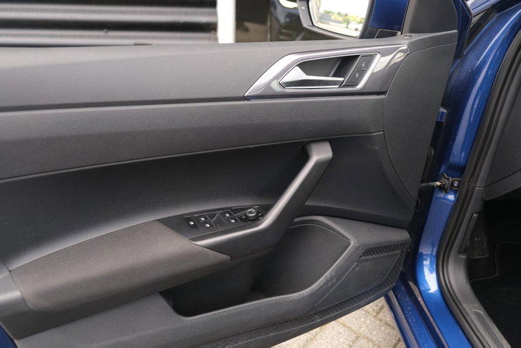 Vehicle Image 27