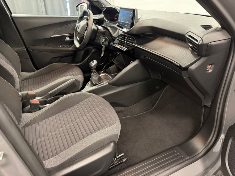 Vehicle Image 33