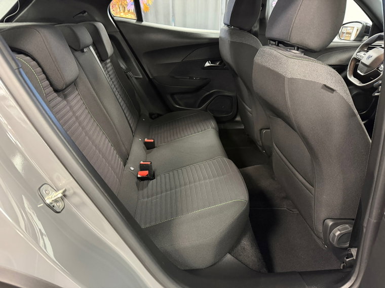 Vehicle Image 36