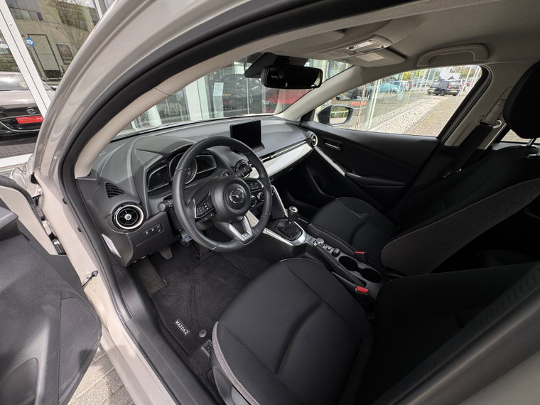 Vehicle Image 17