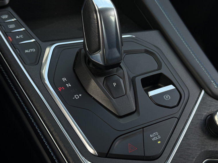 Vehicle Image 24