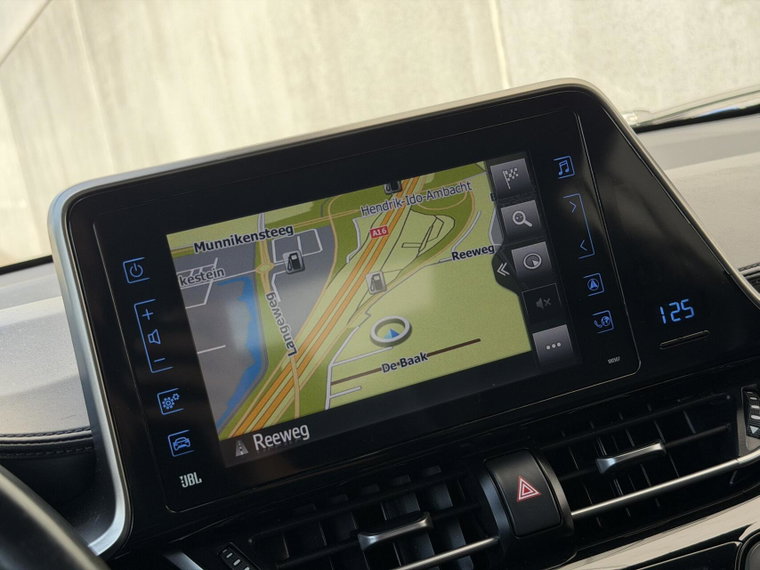 Vehicle Image 15