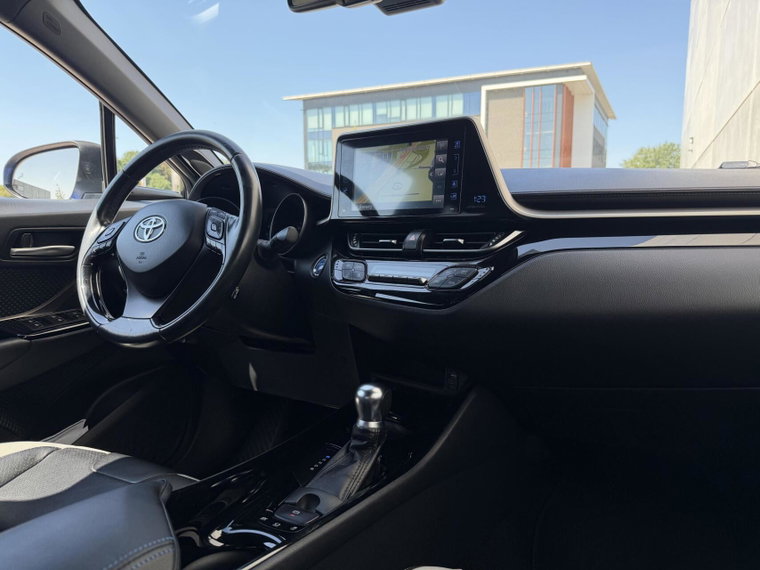 Vehicle Image 21