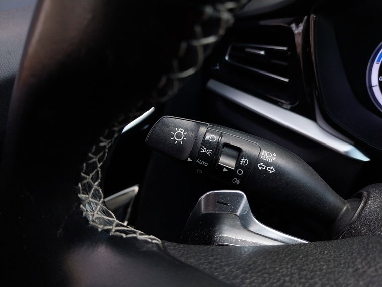 Vehicle Image 25