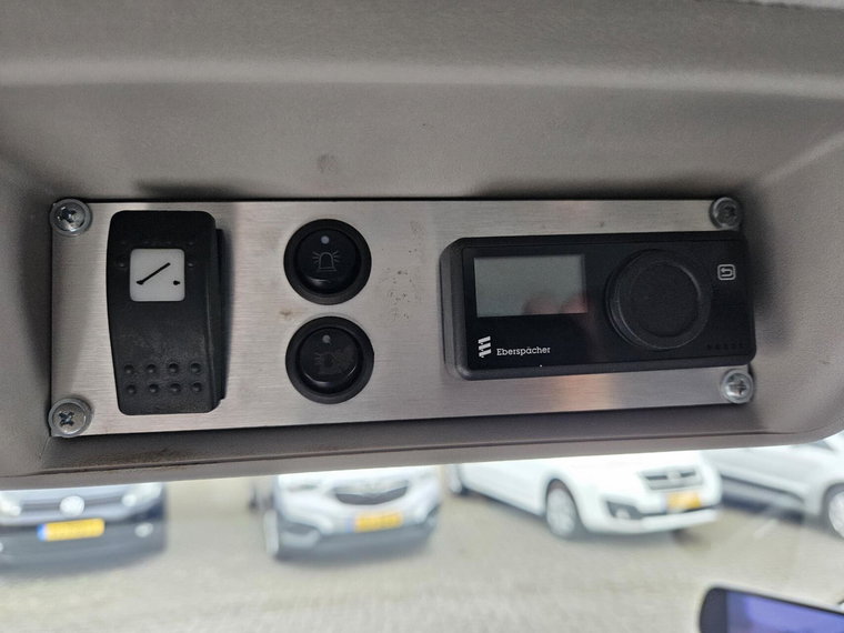 Vehicle Image 24