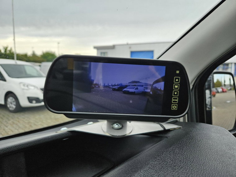 Vehicle Image 28