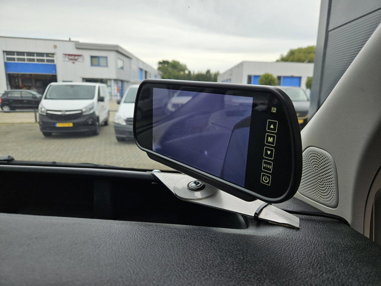 Vehicle Image 33