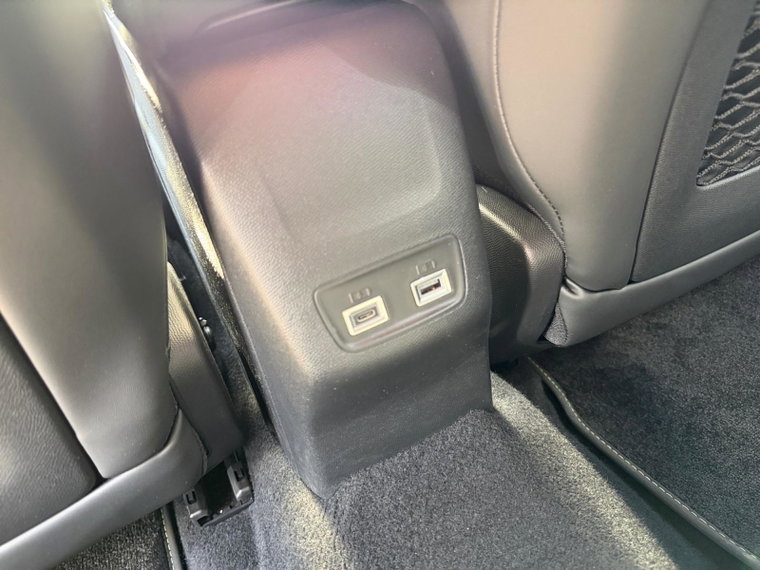 Vehicle Image 23