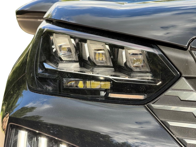 Vehicle Image 10