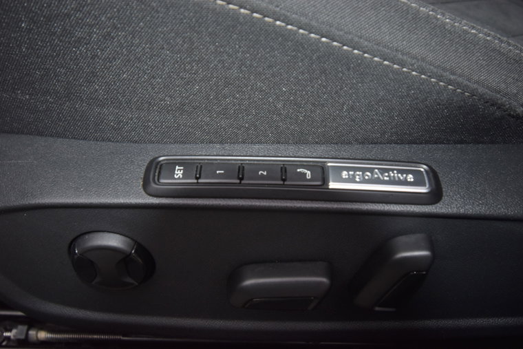 Vehicle Image 24