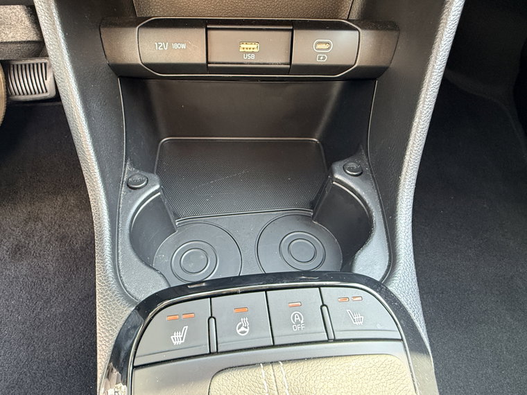Vehicle Image 28