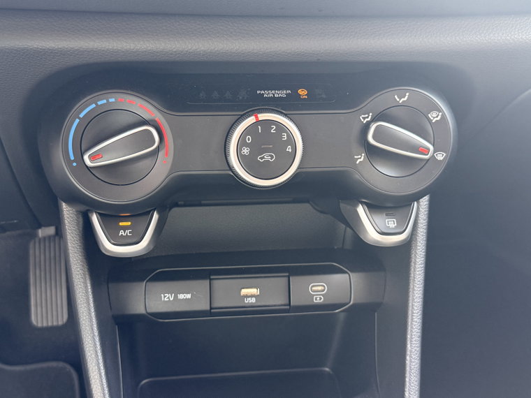 Vehicle Image 29