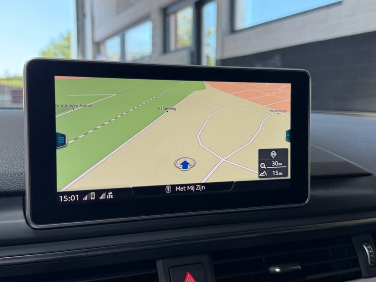 Vehicle Image 17