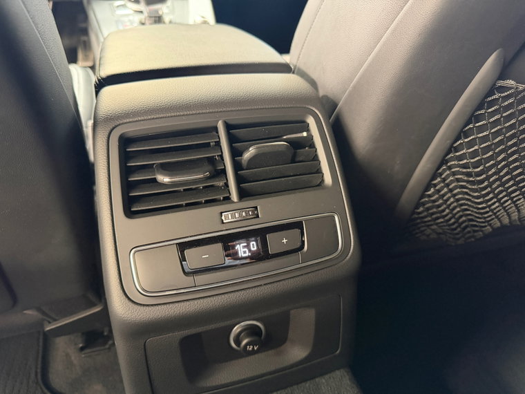 Vehicle Image 26