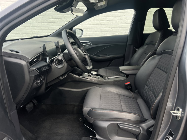 Vehicle Image 23