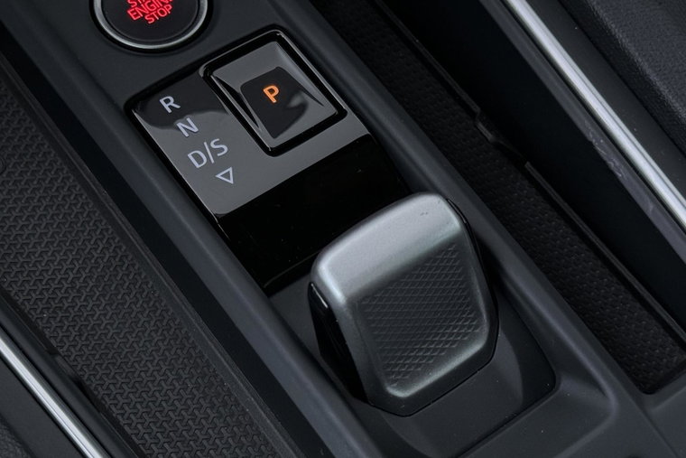 Vehicle Image 38