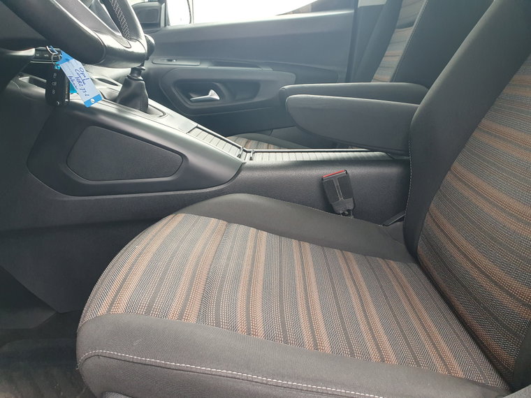 Vehicle Image 48