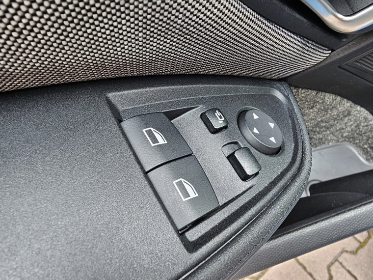 Vehicle Image 46