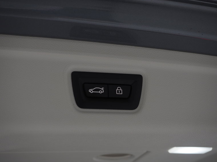Vehicle Image 38