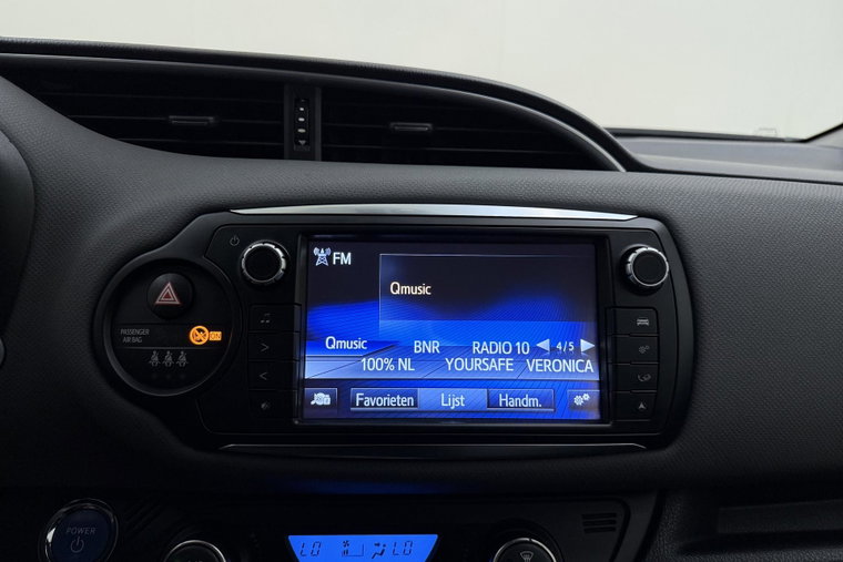 Vehicle Image 25