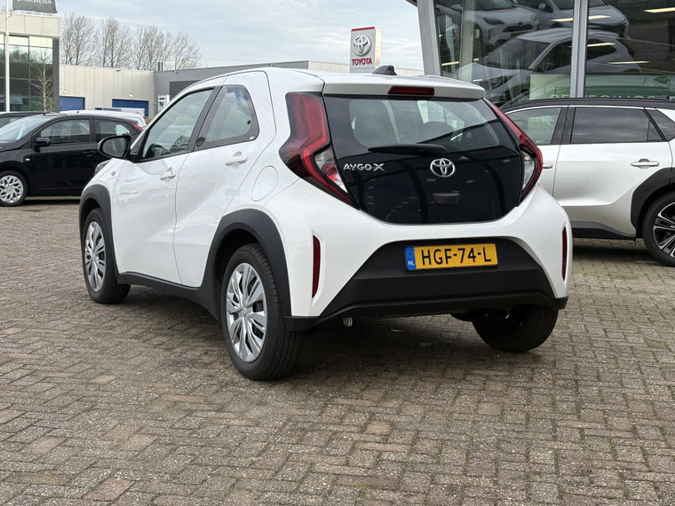 Vehicle Image 4