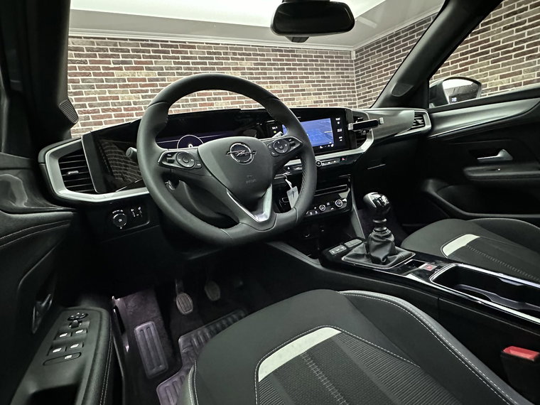 Vehicle Image 30