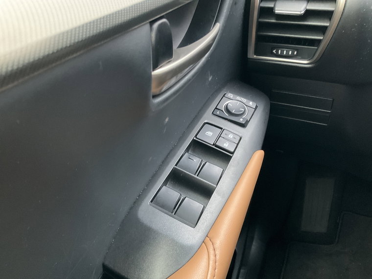 Vehicle Image 26