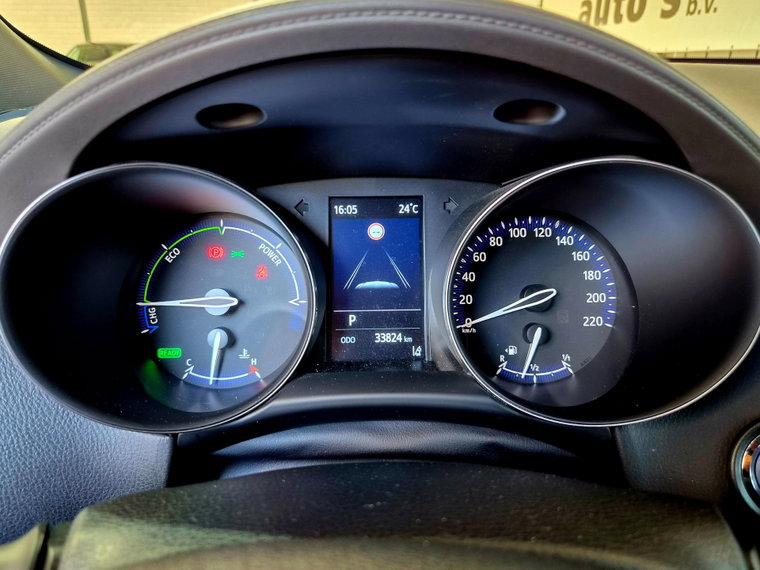 Vehicle Image 25