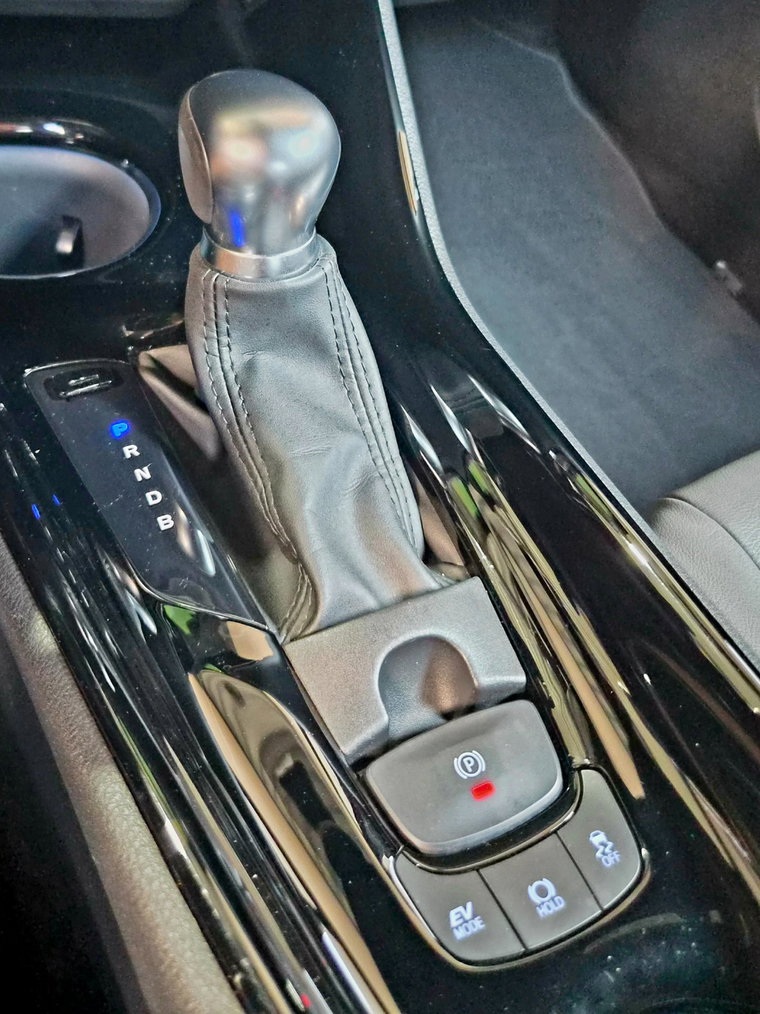 Vehicle Image 32