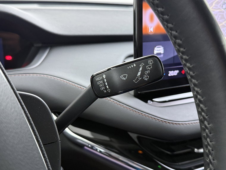 Vehicle Image 36