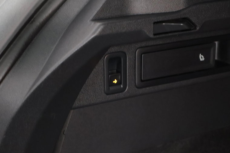 Vehicle Image 40