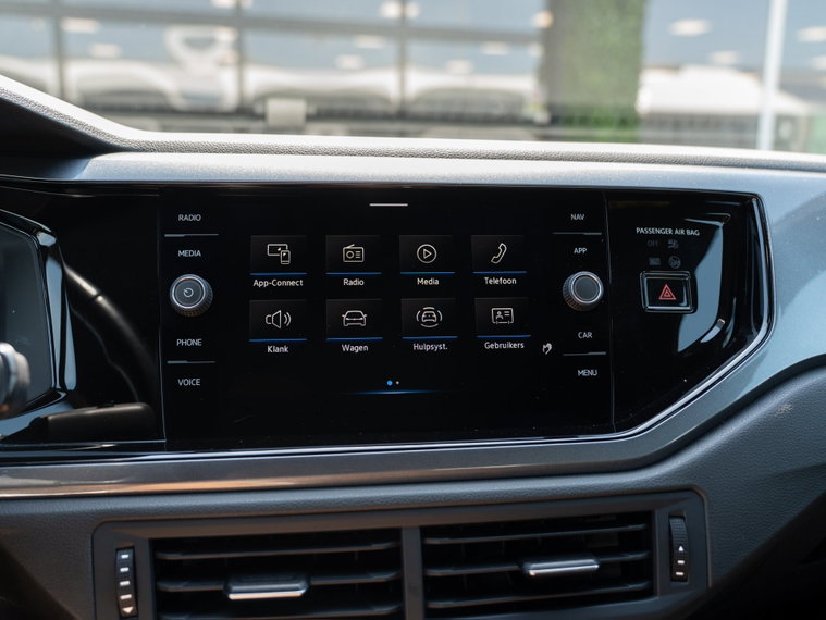 Vehicle Image 19