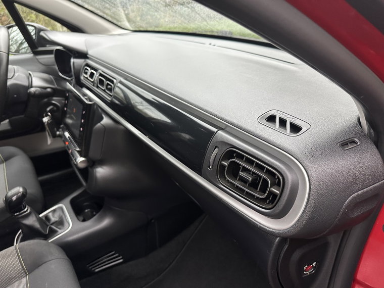 Vehicle Image 26