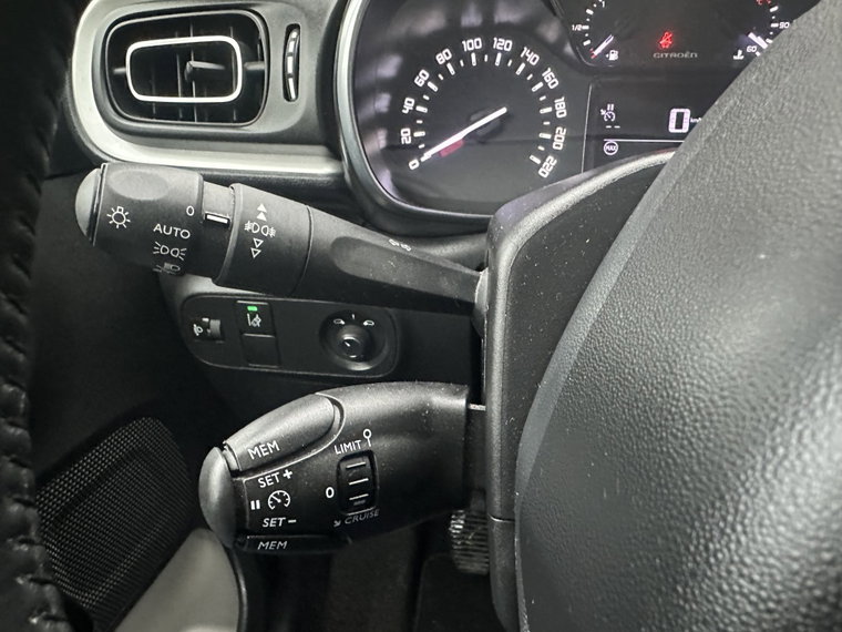 Vehicle Image 33