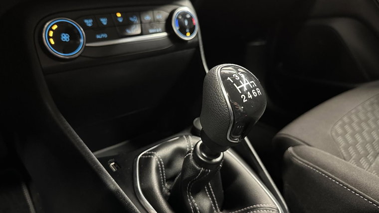 Vehicle Image 41