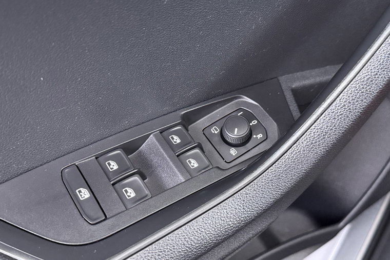 Vehicle Image 37