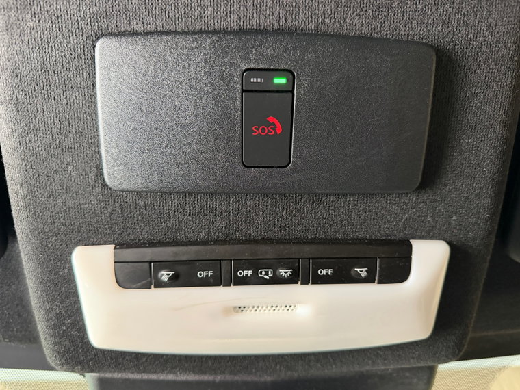 Vehicle Image 32