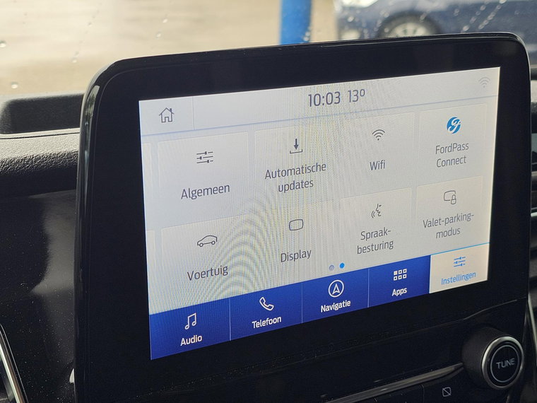 Vehicle Image 17