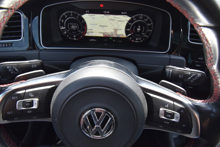 Vehicle Image 25