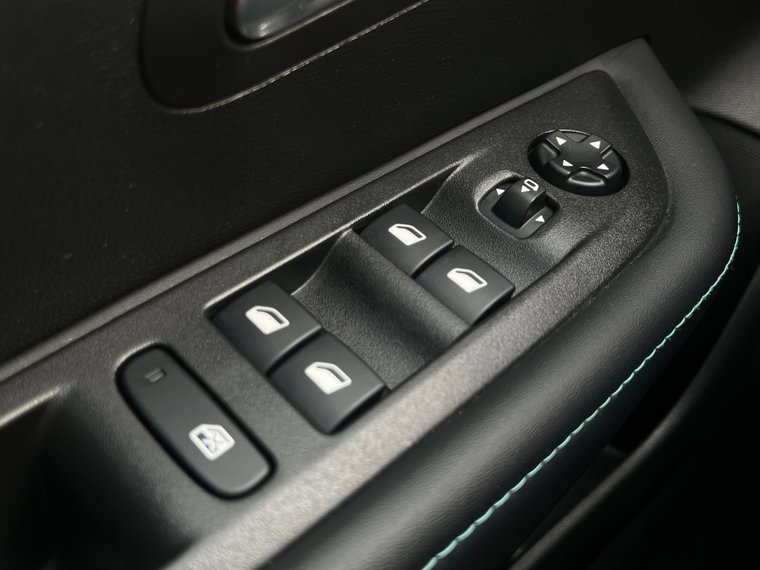Vehicle Image 24