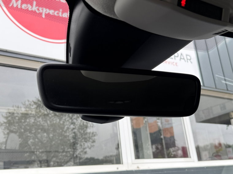 Vehicle Image 38