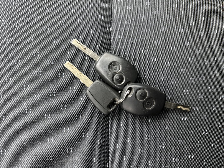 Vehicle Image 16