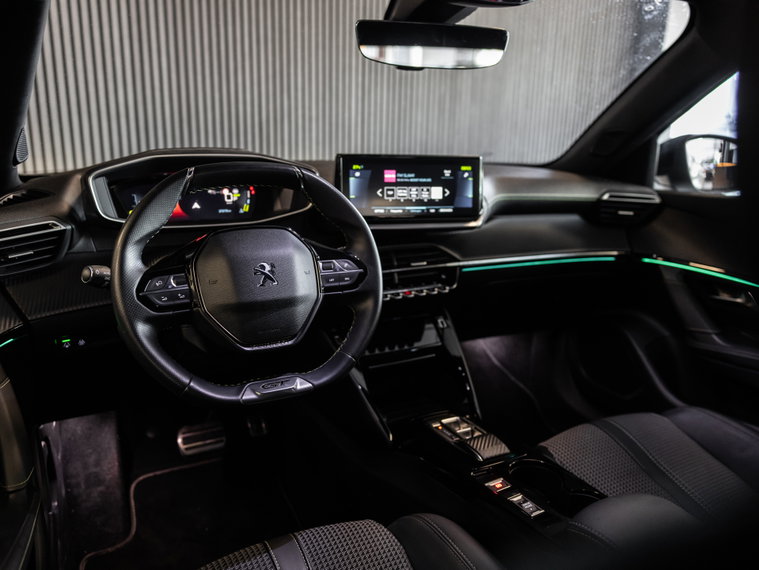Vehicle Image 10