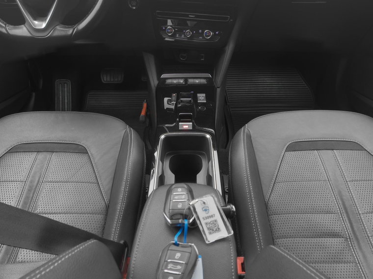 Vehicle Image 13