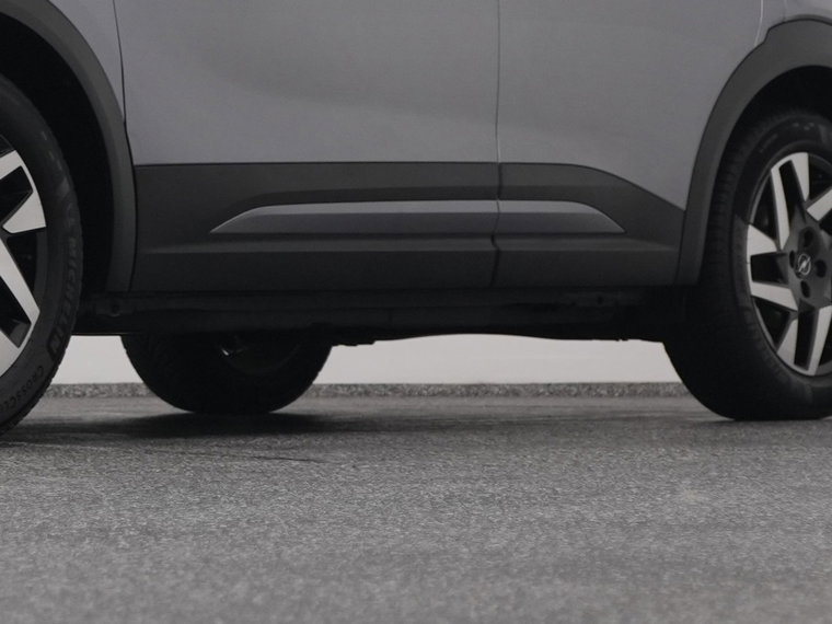 Vehicle Image 38