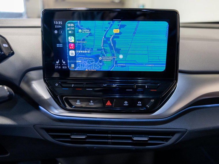 Vehicle Image 32