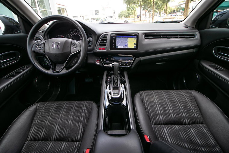 Vehicle Image 16