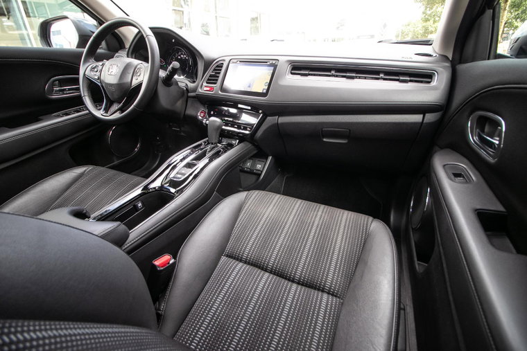 Vehicle Image 4