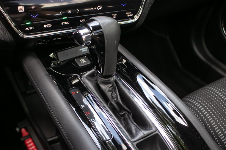 Vehicle Image 25